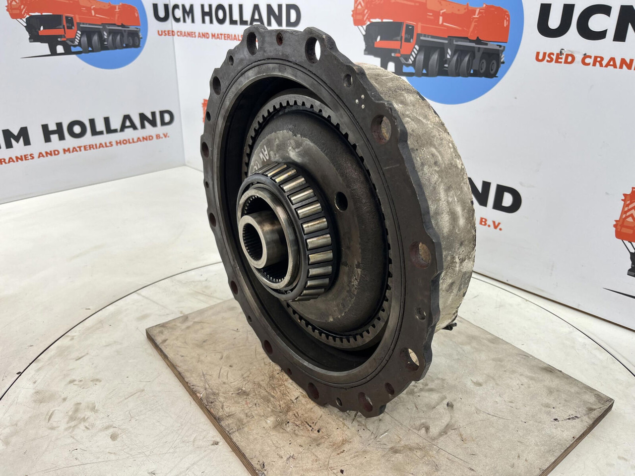 Grove GMK planetary gear 12-23-60-34-3pl-H135-46 - محرك السفر - موبايل كرين: صور 3 Grove GMK planetary gear 12-23-60-34-3pl-H135-46 - محرك السفر - موبايل كرين: صور 3