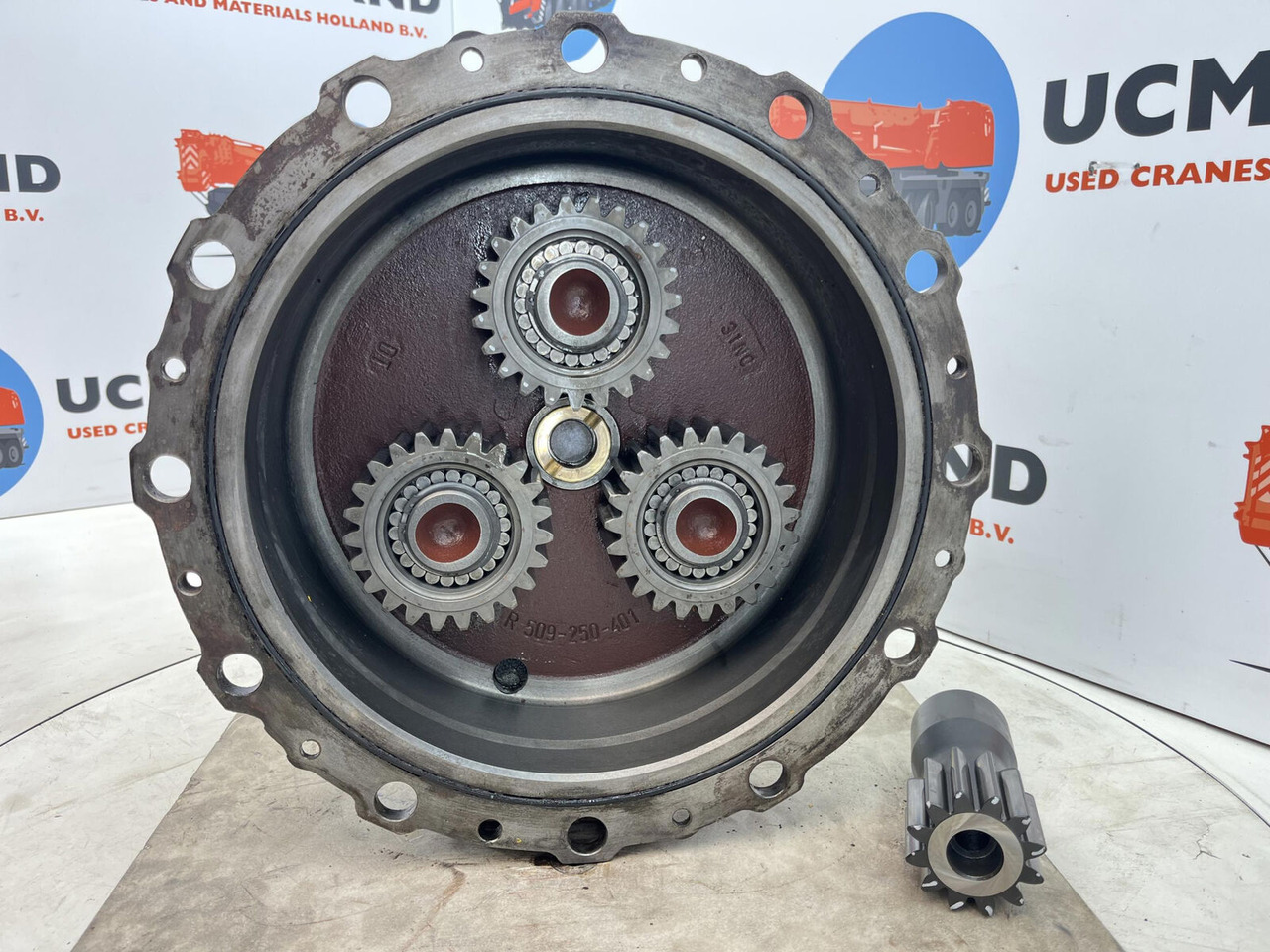 Grove GMK planetary gear 12-23-60-34-3pl-H135-46 - محرك السفر - الرافعة: صور 4 Grove GMK planetary gear 12-23-60-34-3pl-H135-46 - محرك السفر - الرافعة: صور 4