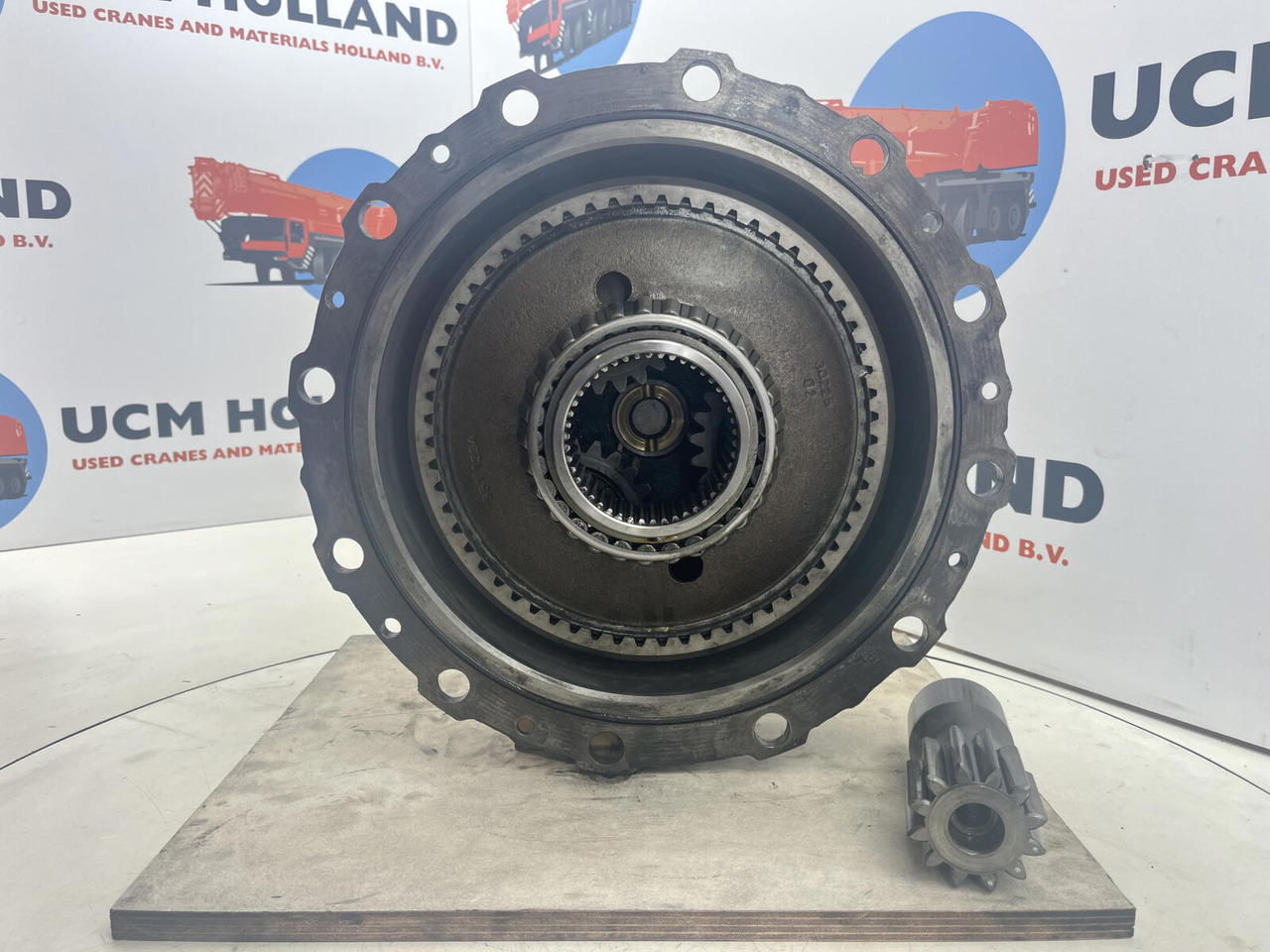 Grove GMK planetary gear 12-23-60-34-3pl-H135-46 - محرك السفر - موبايل كرين: صور 4 Grove GMK planetary gear 12-23-60-34-3pl-H135-46 - محرك السفر - موبايل كرين: صور 4