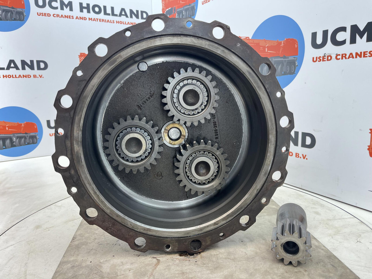 Grove GMK planetary gear 12-23-60-34-3pl-H135-46 - محرك السفر - موبايل كرين: صور 4 Grove GMK planetary gear 12-23-60-34-3pl-H135-46 - محرك السفر - موبايل كرين: صور 4