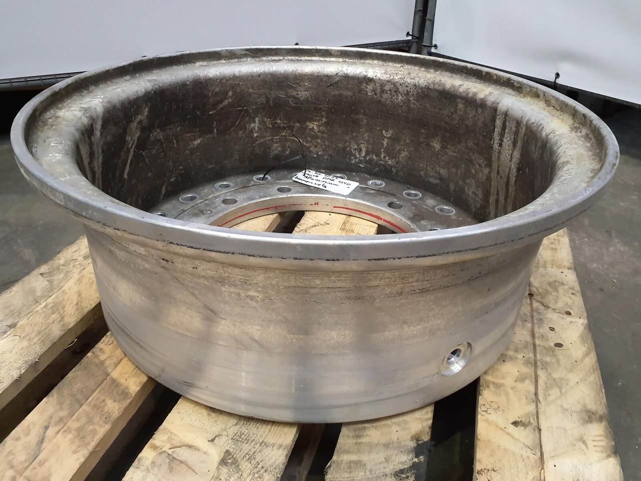 Grove Rear ring 445/95R25 12 8.8 2p Alu - الجنوط - الرافعة: صور 1 Grove Rear ring 445/95R25 12 8.8 2p Alu - الجنوط - الرافعة: صور 1