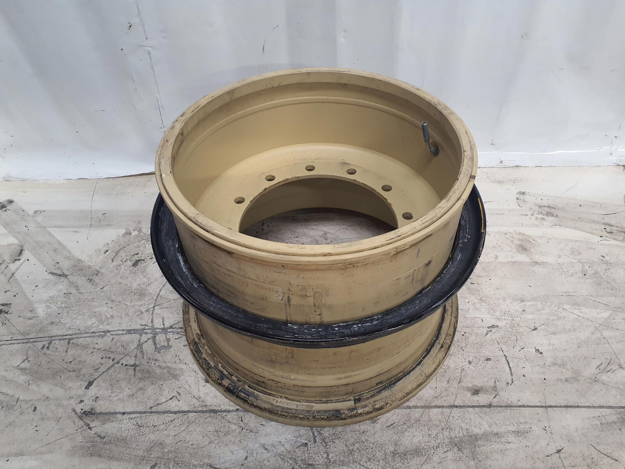 Grove Rim 525/80R25 12 20.5 3p - الجنوط - الرافعة: صور 1 Grove Rim 525/80R25 12 20.5 3p - الجنوط - الرافعة: صور 1