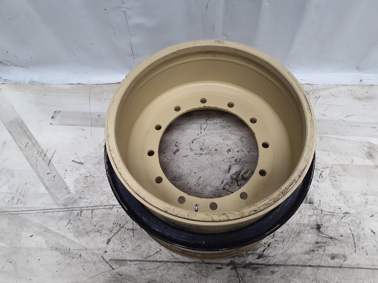 Grove Rim 525/80R25 12 20.5 3p - الجنوط - الرافعة: صور 2 Grove Rim 525/80R25 12 20.5 3p - الجنوط - الرافعة: صور 2