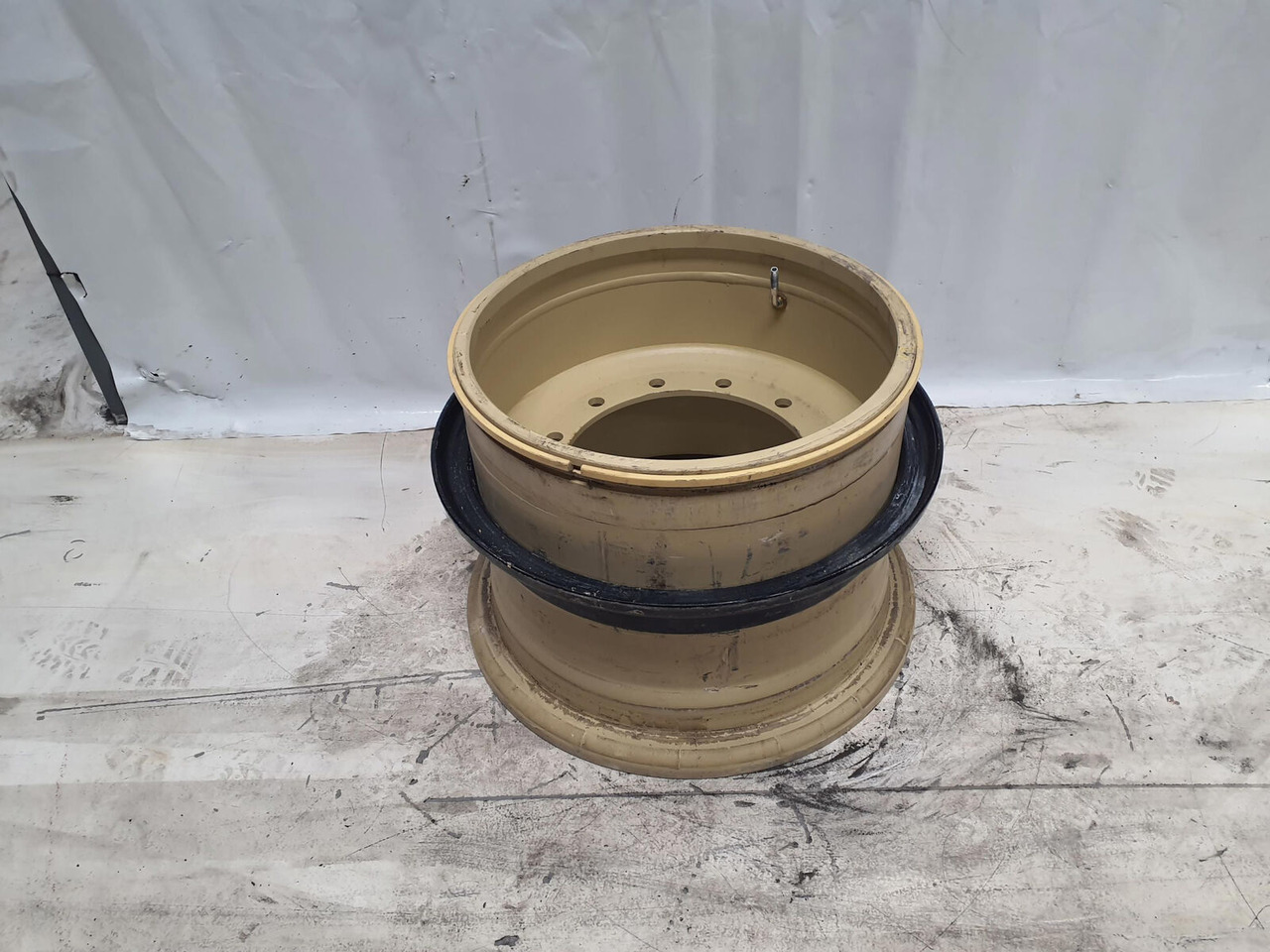 Grove Rim 525/80R25 12 20.5 3p - الجنوط - الرافعة: صور 1 Grove Rim 525/80R25 12 20.5 3p - الجنوط - الرافعة: صور 1