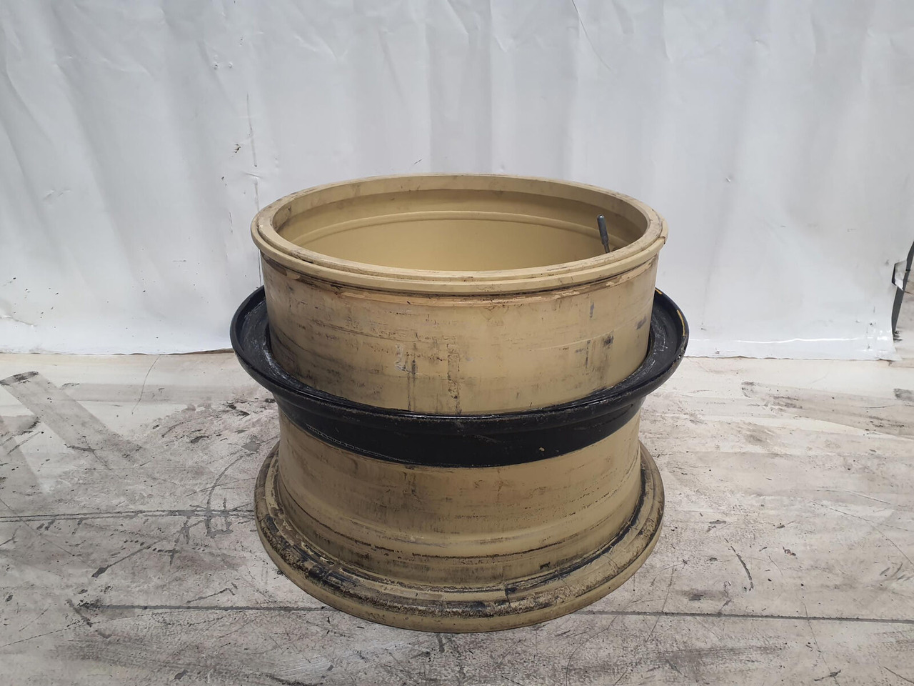 Grove Rim 525/80R25 12 20.5 3p - الجنوط - الرافعة: صور 3 Grove Rim 525/80R25 12 20.5 3p - الجنوط - الرافعة: صور 3