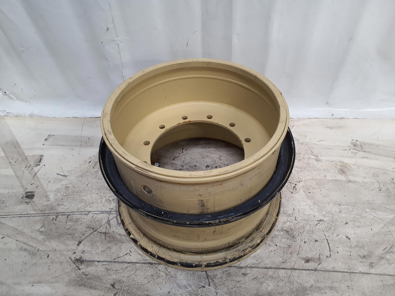 Grove Rim 525/80R25 12 20.5 3p - الجنوط - الرافعة: صور 1 Grove Rim 525/80R25 12 20.5 3p - الجنوط - الرافعة: صور 1