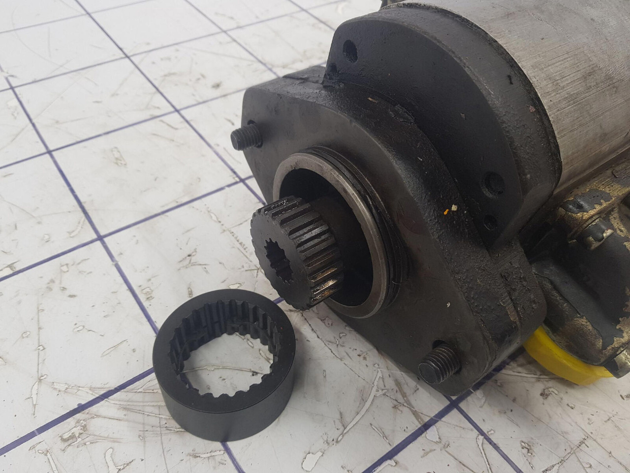 Krupp KMK 3045 four way gear pump - مضخة هيدروليكية - موبايل كرين: صور 5 Krupp KMK 3045 four way gear pump - مضخة هيدروليكية - موبايل كرين: صور 5