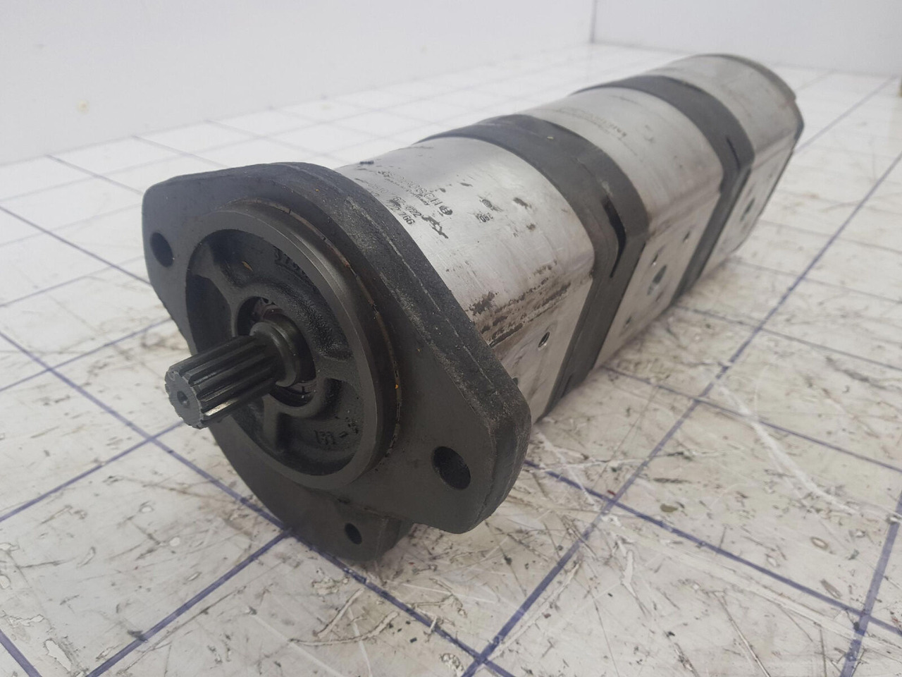 Krupp KMK 4070 three way gear pump - مضخة هيدروليكية - موبايل كرين: صور 2 Krupp KMK 4070 three way gear pump - مضخة هيدروليكية - موبايل كرين: صور 2