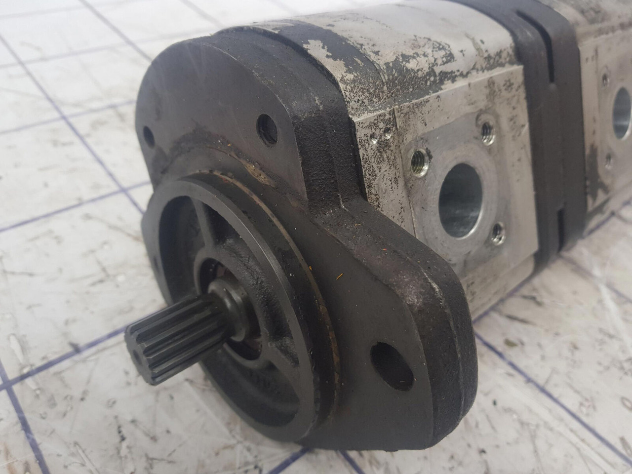 Krupp KMK 4070 three way gear pump - مضخة هيدروليكية - موبايل كرين: صور 5 Krupp KMK 4070 three way gear pump - مضخة هيدروليكية - موبايل كرين: صور 5