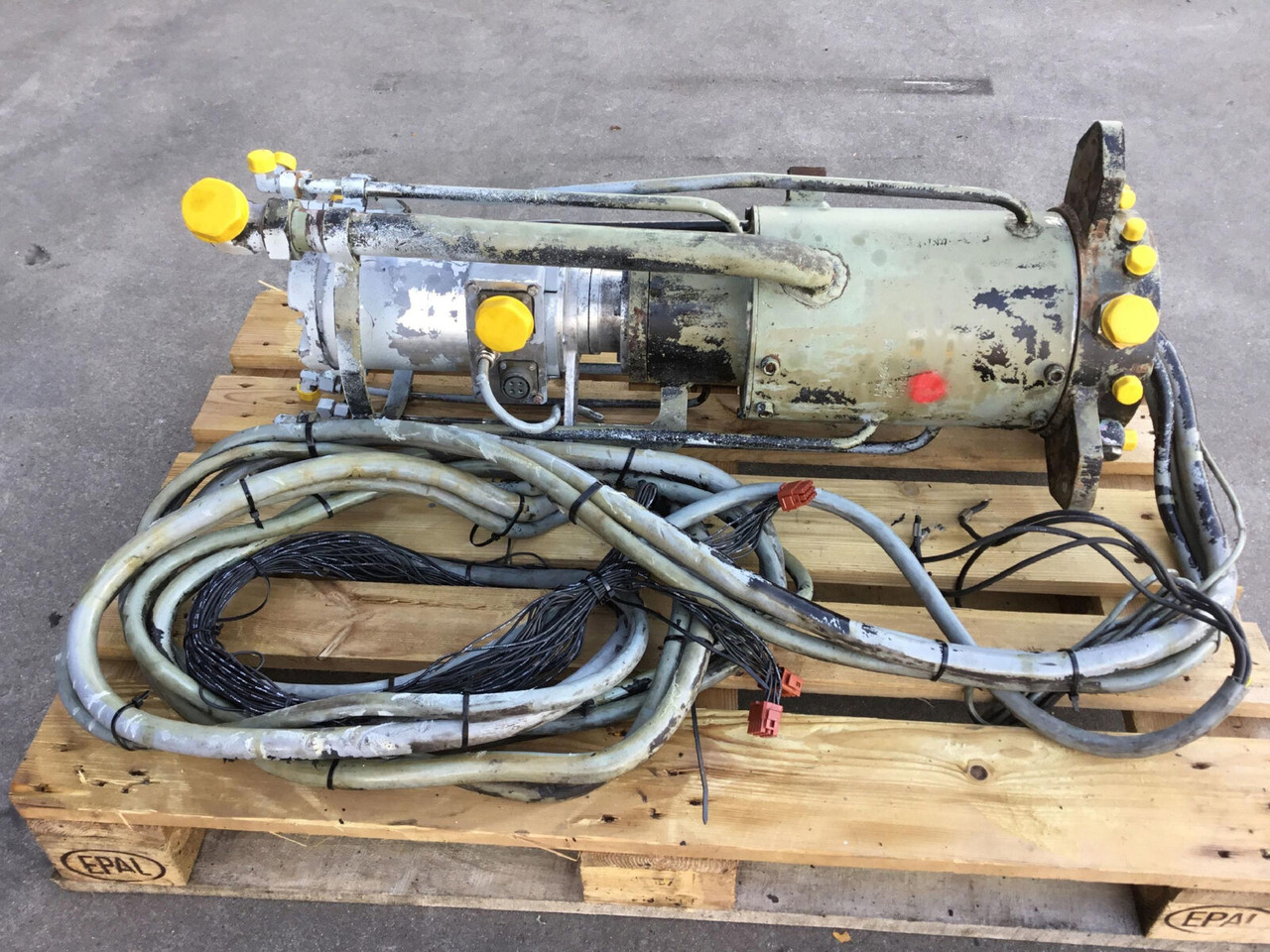 Liebherr LTM 1035-2 hydraulic and electric Swivel - علم السوائل المتحركة - موبايل كرين: صور 3 Liebherr LTM 1035-2 hydraulic and electric Swivel - علم السوائل المتحركة - موبايل كرين: صور 3