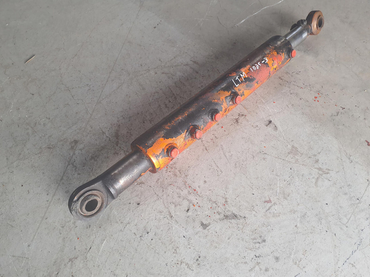 Liebherr LTM 1035 LTM 1025 steering locking cylinder - الاسطوانة الهيدروليكية - موبايل كرين: صور 4 Liebherr LTM 1035 LTM 1025 steering locking cylinder - الاسطوانة الهيدروليكية - موبايل كرين: صور 4