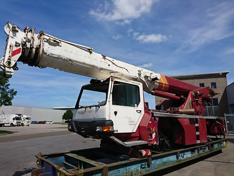 Liebherr LTM 1040-2.1 - موبايل كرين: صور 1 Liebherr LTM 1040-2.1 - موبايل كرين: صور 1