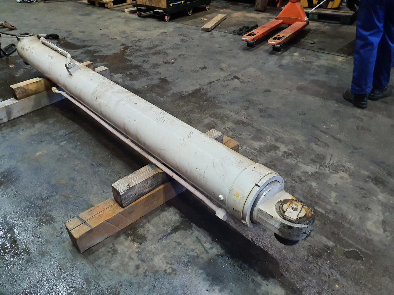Liebherr LTM 1045-3.1 boom cylinder - الاسطوانة الهيدروليكية - موبايل كرين: صور 1 Liebherr LTM 1045-3.1 boom cylinder - الاسطوانة الهيدروليكية - موبايل كرين: صور 1