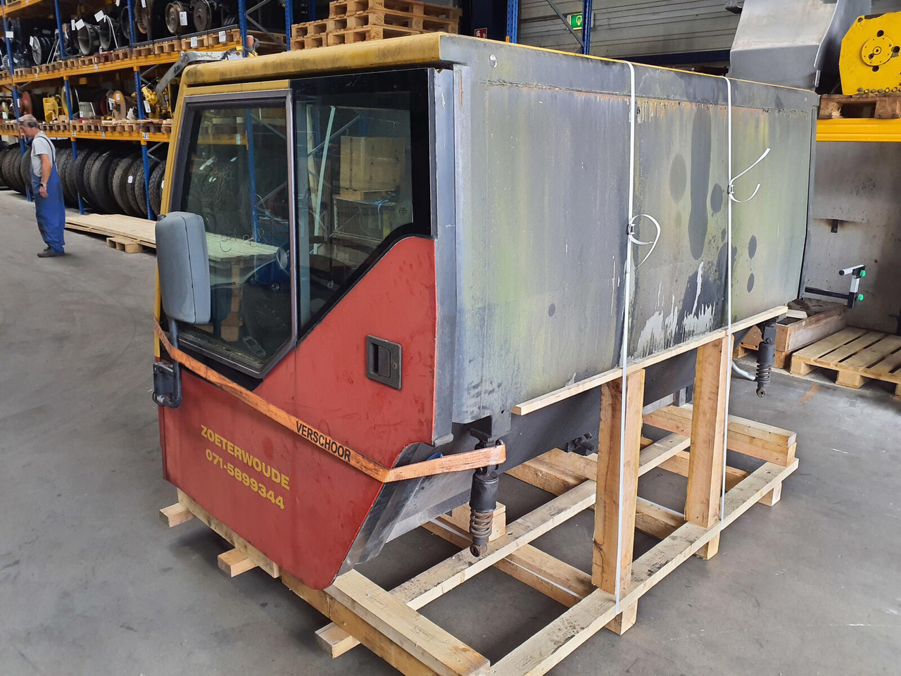 Liebherr LTM 1060-2 drivers cabin - الكبائن - الرافعة: صور 4 Liebherr LTM 1060-2 drivers cabin - الكبائن - الرافعة: صور 4