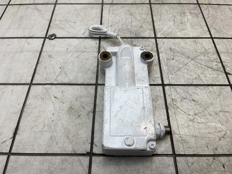 Liebherr LTM 1400-7.1 hoist limit switch - النظام الكهربائي - الرافعة: صور 2 Liebherr LTM 1400-7.1 hoist limit switch - النظام الكهربائي - الرافعة: صور 2