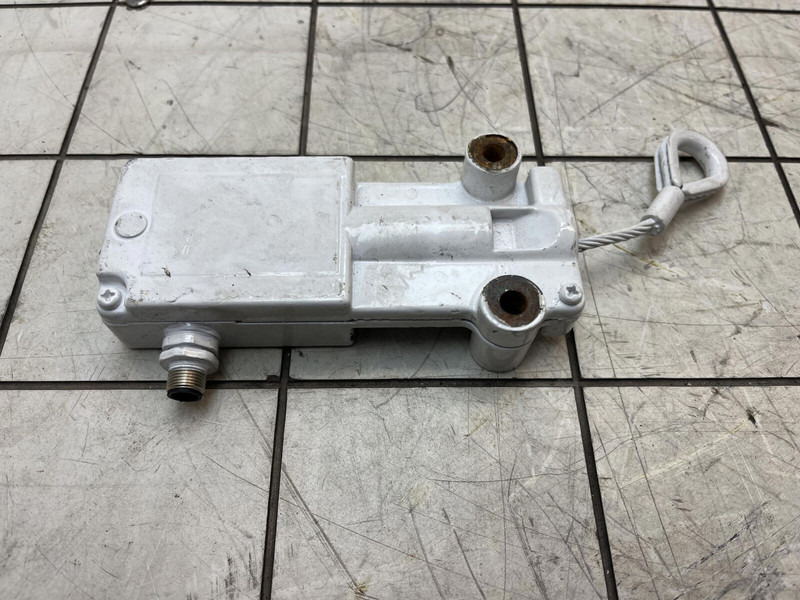 Liebherr LTM 1400-7.1 hoist limit switch - النظام الكهربائي - الرافعة: صور 1 Liebherr LTM 1400-7.1 hoist limit switch - النظام الكهربائي - الرافعة: صور 1