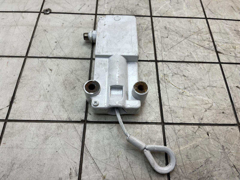 Liebherr LTM 1400-7.1 hoist limit switch - النظام الكهربائي - الرافعة: صور 4 Liebherr LTM 1400-7.1 hoist limit switch - النظام الكهربائي - الرافعة: صور 4