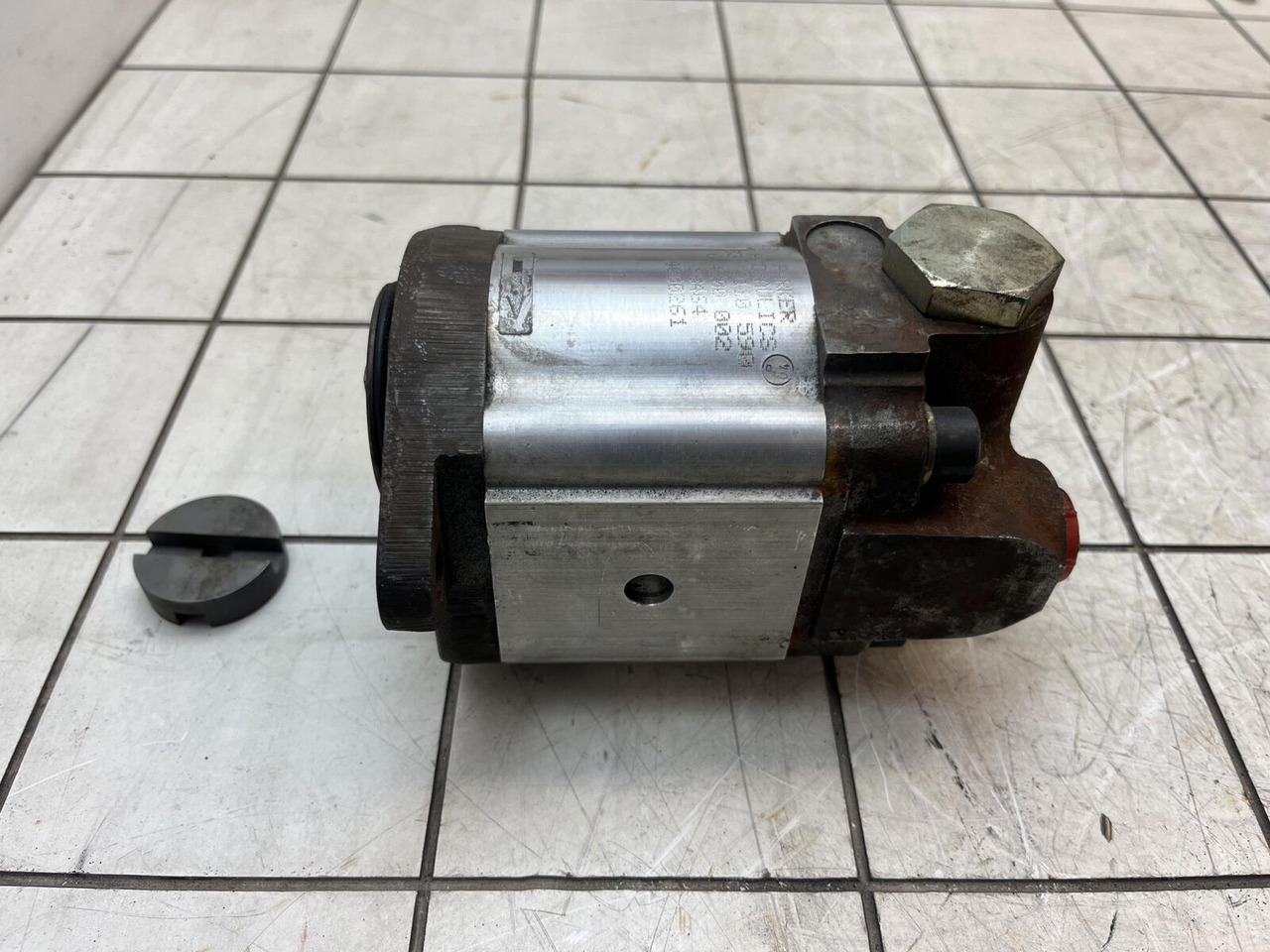 Parker Parker Hydraulics gear pump - مضخة هيدروليكية - الرافعة: صور 3 Parker Parker Hydraulics gear pump - مضخة هيدروليكية - الرافعة: صور 3