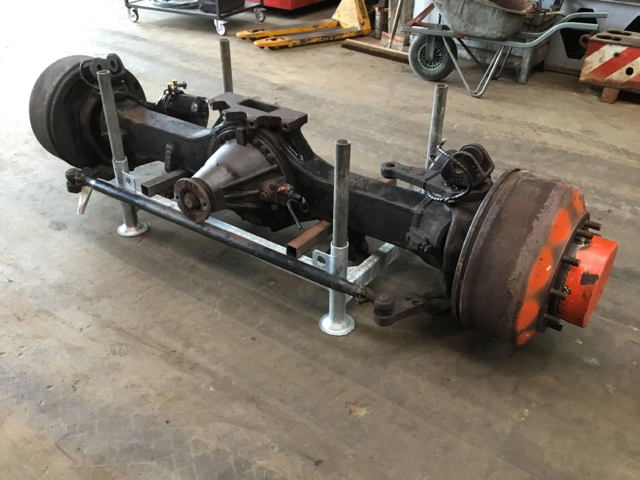Terex AC 100 axle 5 - المحور و قطع الغيار - موبايل كرين: صور 1 Terex AC 100 axle 5 - المحور و قطع الغيار - موبايل كرين: صور 1