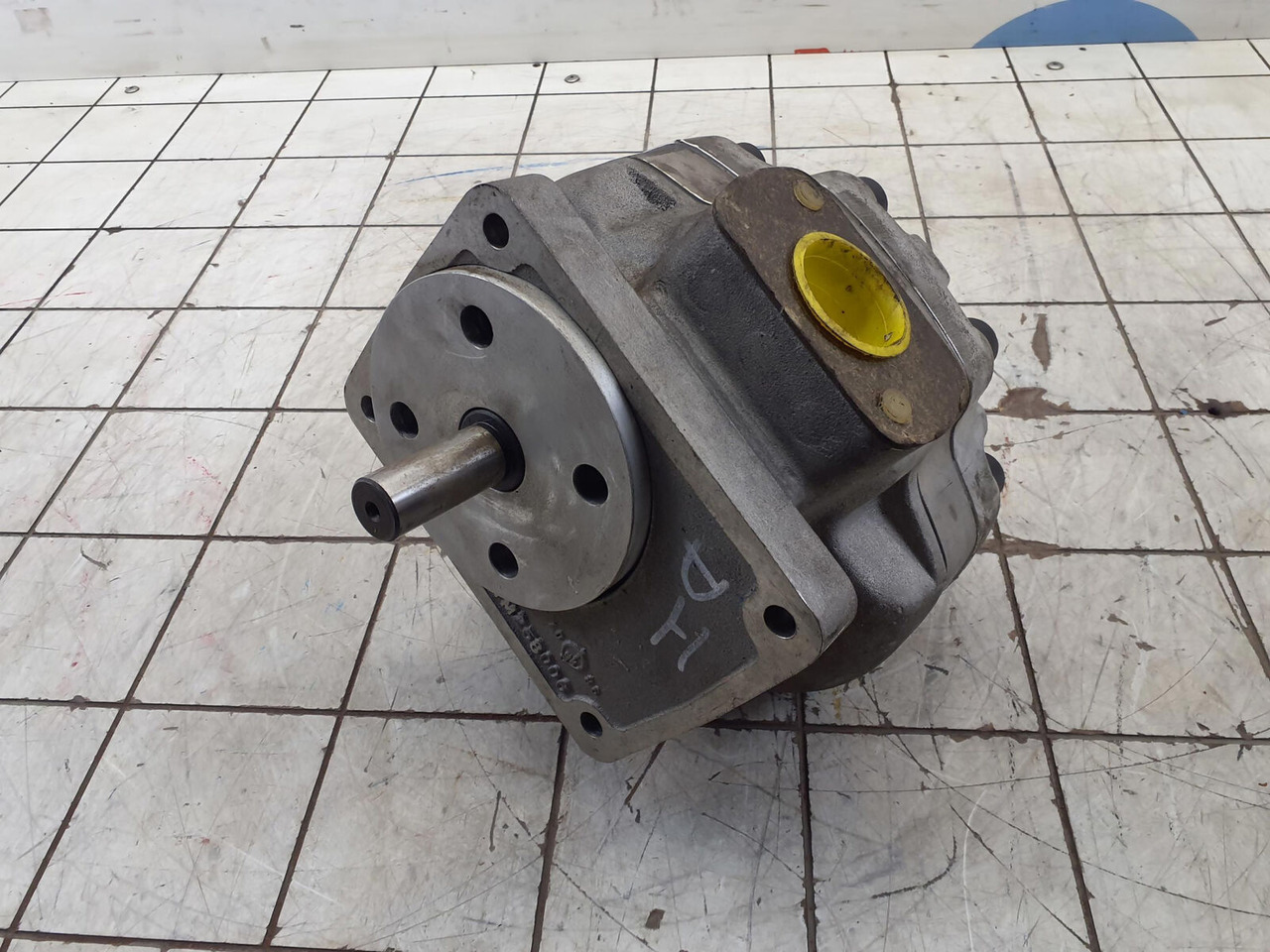 Vickers Hydraulics Vickers high presure gear pump - مضخة هيدروليكية - موبايل كرين: صور 2 Vickers Hydraulics Vickers high presure gear pump - مضخة هيدروليكية - موبايل كرين: صور 2