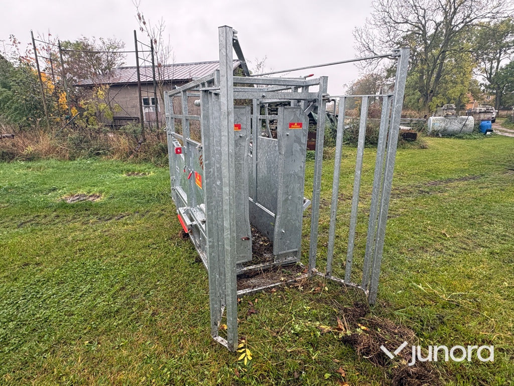 Behandlingsbox - Marechalle PM 2400 - المعدات لتربية الماشية: صور 2 Behandlingsbox - Marechalle PM 2400 - المعدات لتربية الماشية: صور 2