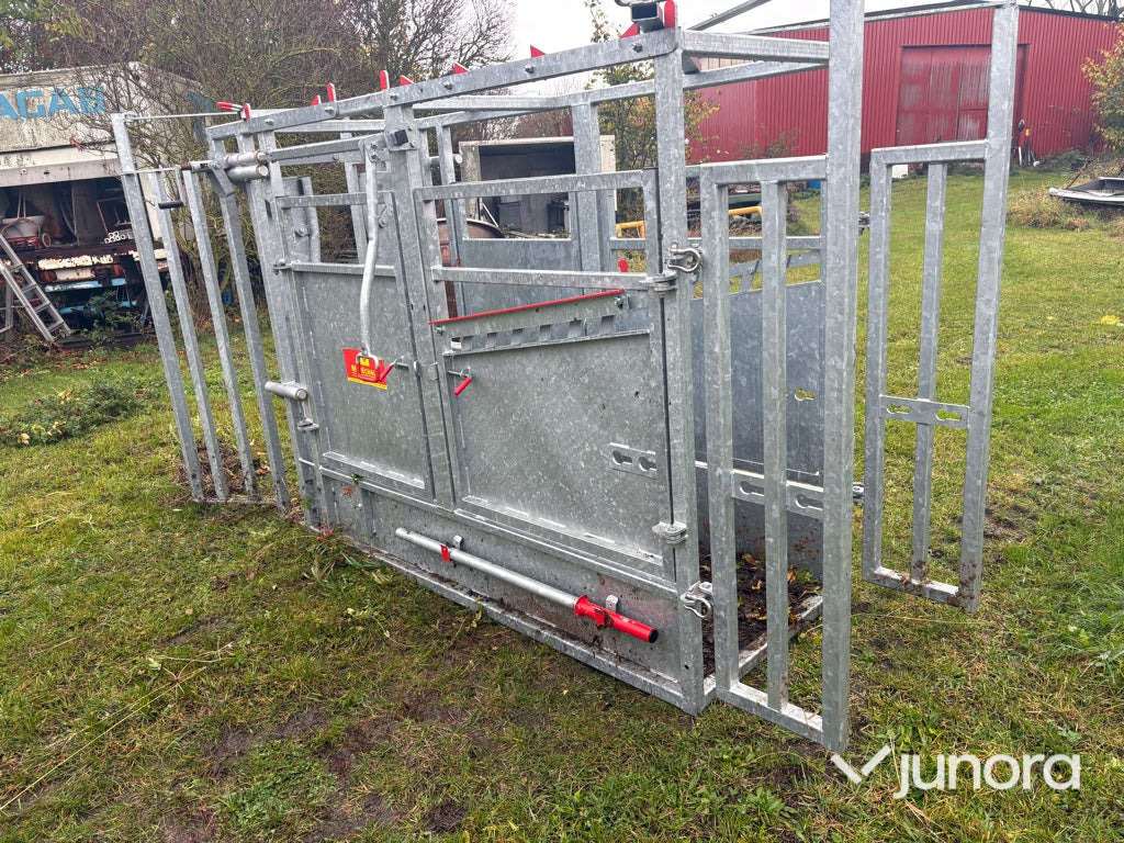 Behandlingsbox - Marechalle PM 2400 - المعدات لتربية الماشية: صور 3 Behandlingsbox - Marechalle PM 2400 - المعدات لتربية الماشية: صور 3