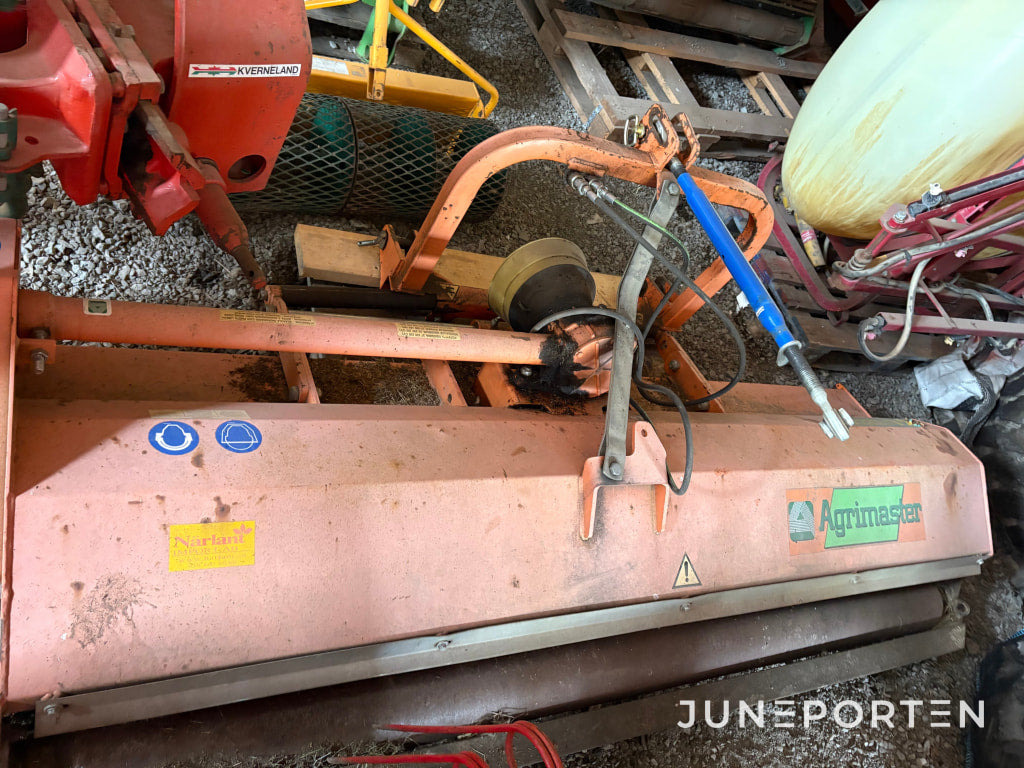 Betesputsare och slagklippare Agrimaster KL 250 SE - التقطيع جزازة/ ماكينات قطع الحشائش: صور 3 Betesputsare och slagklippare Agrimaster KL 250 SE - التقطيع جزازة/ ماكينات قطع الحشائش: صور 3