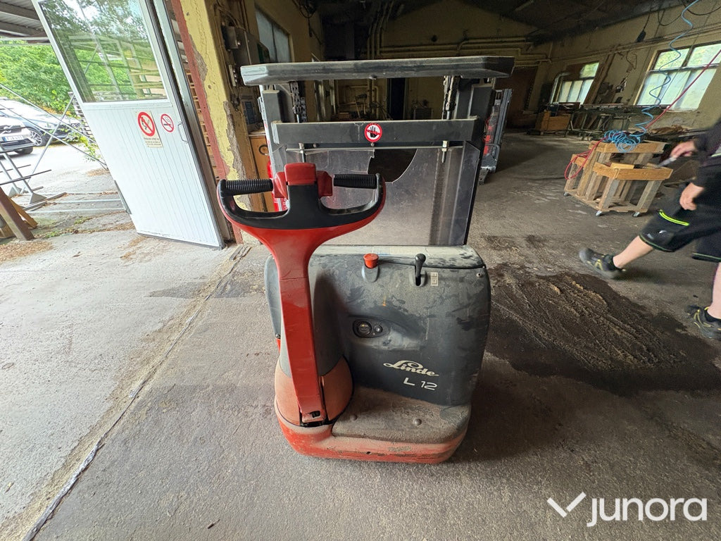 Eltruck Linde L12 - معدات تكديس: صور 2 Eltruck Linde L12 - معدات تكديس: صور 2