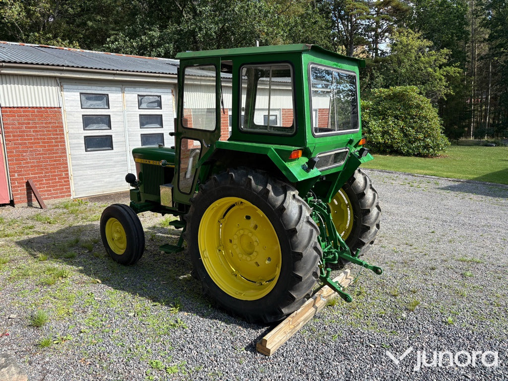 John Deere 2130 - جرار: صور 3 John Deere 2130 - جرار: صور 3