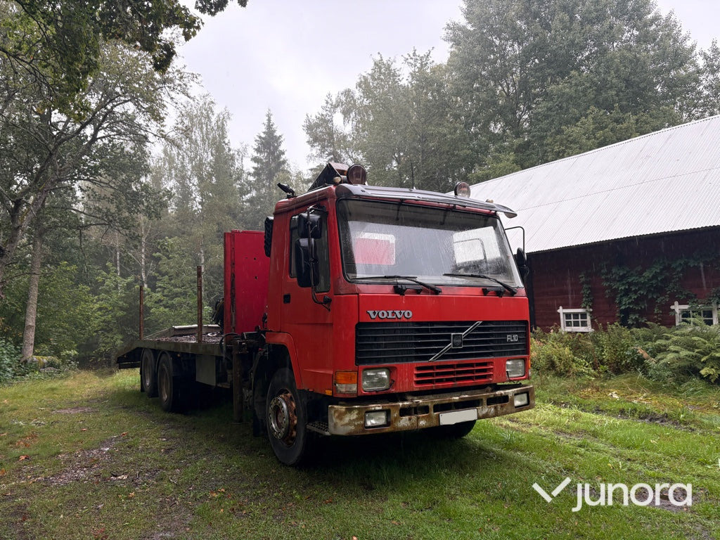 Kranbil Volvo FL10 6x6 - شاحنة نقل سيارات شاحنة, شاحنة كرين: صور 1 Kranbil Volvo FL10 6x6 - شاحنة نقل سيارات شاحنة, شاحنة كرين: صور 1