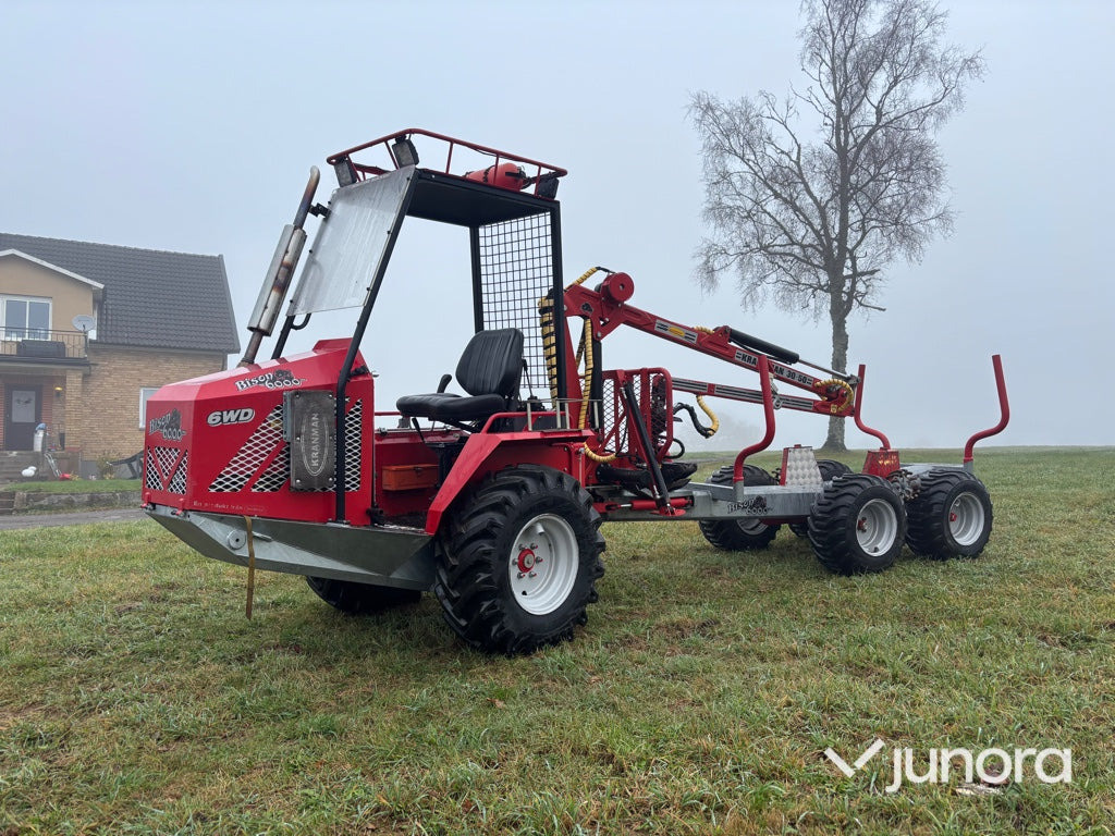 Miniskotare - Kranman, Bison 6000 6WD - شاحنات نقل الأخشاب في الغابات: صور 1 Miniskotare - Kranman, Bison 6000 6WD - شاحنات نقل الأخشاب في الغابات: صور 1