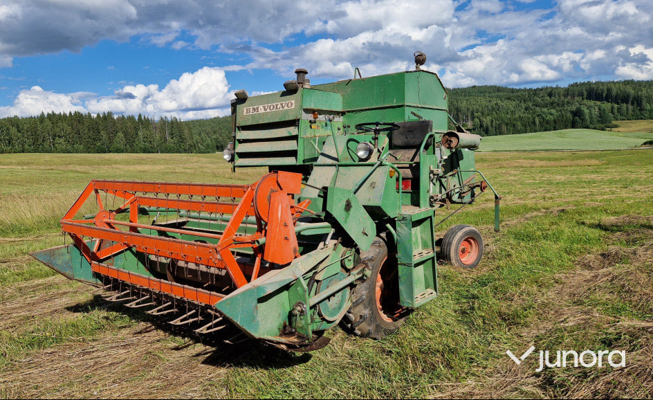 Skördetröska - Volvo BM, Aktiv 800 + Aktiv 800 som reservdel - حصادة شاملة: صور 1 Skördetröska - Volvo BM, Aktiv 800 + Aktiv 800 som reservdel - حصادة شاملة: صور 1