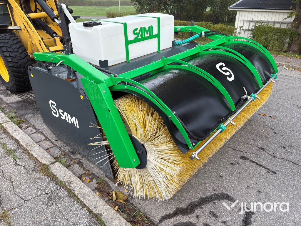 Sopskopa - Sami K2000 med bevattning - مكنسة: صور 1 Sopskopa - Sami K2000 med bevattning - مكنسة: صور 1