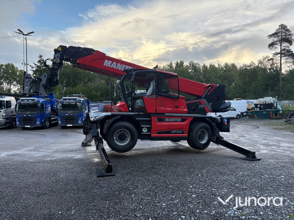 Teleskoplastare Manitou MRT 2570 inkl. tillbehör - رافعة تلسكوبية: صور 1 Teleskoplastare Manitou MRT 2570 inkl. tillbehör - رافعة تلسكوبية: صور 1