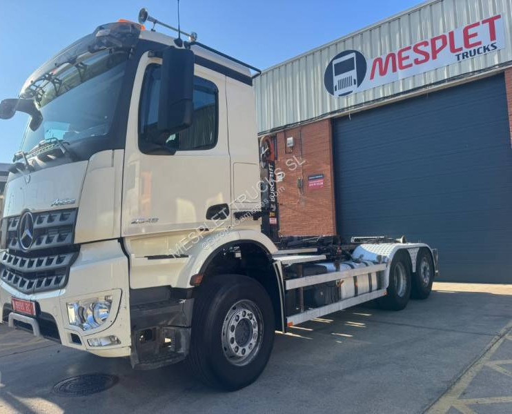 Mercedes Arocs 2548 L - شاحنة ذات الخطاف: صور 1 Mercedes Arocs 2548 L - شاحنة ذات الخطاف: صور 1