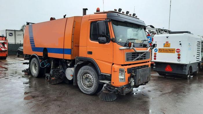 سياره كنس شوارع VOLVO M9 4x2R + Johnston Beam VX800 Road Cleaner: صور 7