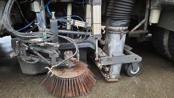 سياره كنس شوارع VOLVO M9 4x2R + Johnston Beam VX800 Road Cleaner: صور 10