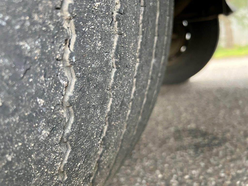 بصندوق مغلق نصف مقطورة Fruehauf 13,6 mtr box - lodretstående lift: صور 16 بصندوق مغلق نصف مقطورة Fruehauf 13,6 mtr box - lodretstående lift: صور 16