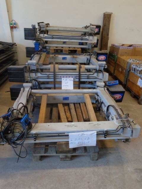 HMF 2000 kg med lodretstående liftplade - باب خلفي للشحن: صور 1 HMF 2000 kg med lodretstående liftplade - باب خلفي للشحن: صور 1