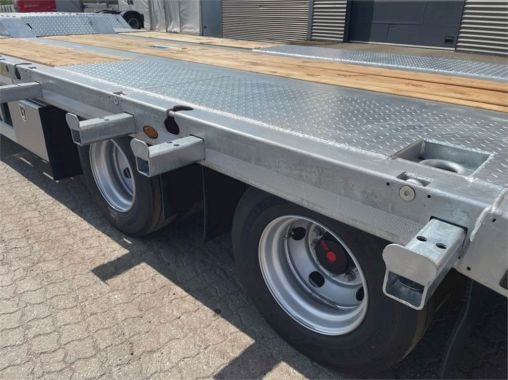 Hangler VTS-H 400 4 akslet - 2 delt ramper - عربة مسطحة منخفضة مقطورة: صور 3 Hangler VTS-H 400 4 akslet - 2 delt ramper - عربة مسطحة منخفضة مقطورة: صور 3