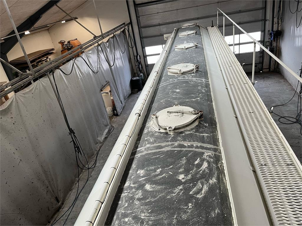 نصف مقطورة صهريج Interconsult 64m3 STRT1-64CA med tip: صور 9 نصف مقطورة صهريج Interconsult 64m3 STRT1-64CA med tip: صور 9