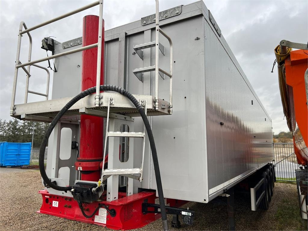 Langendorf SKA36 60m3 alu kasse med plastindlæg - قلابة نصف مقطورة: صور 5 Langendorf SKA36 60m3 alu kasse med plastindlæg - قلابة نصف مقطورة: صور 5