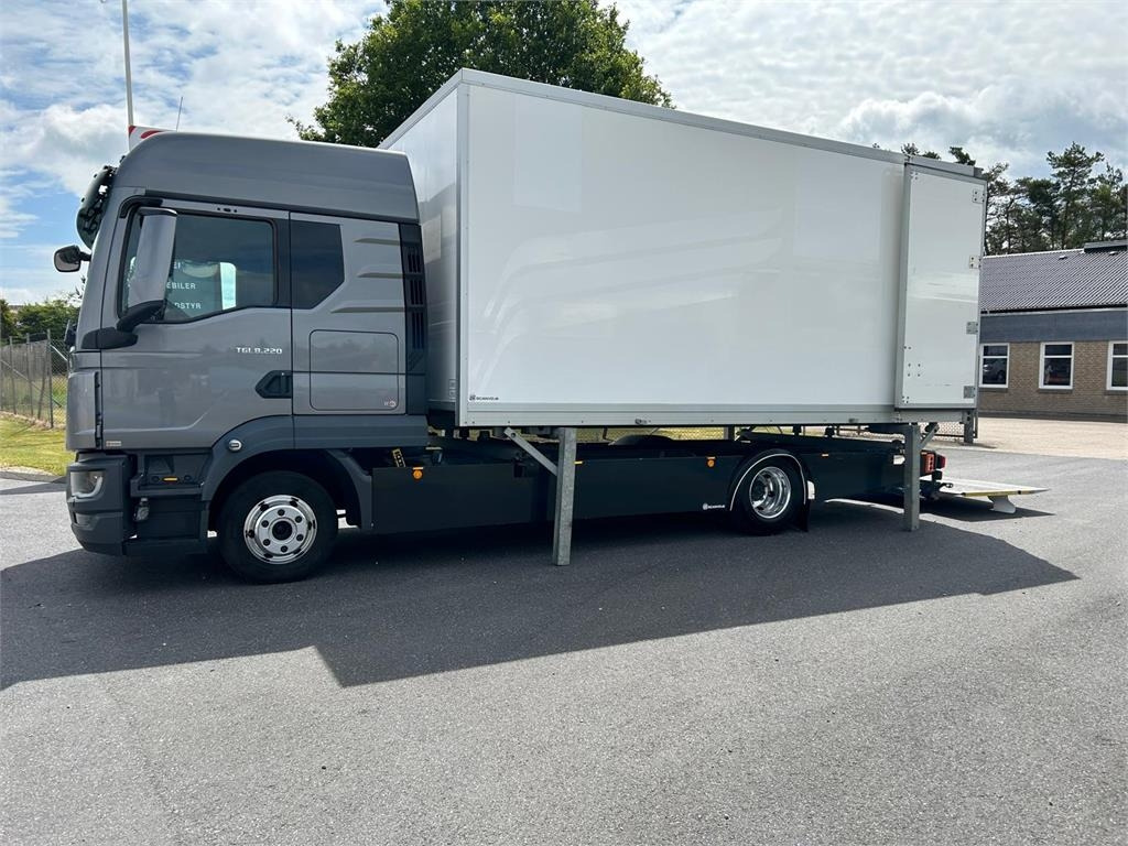 MAN TGL 8-220 4x2 BL incl. 2 stk veksellad - شاحنات الحاويات / جسم علوي قابل للتغيير شاحنة: صور 4 MAN TGL 8-220 4x2 BL incl. 2 stk veksellad - شاحنات الحاويات / جسم علوي قابل للتغيير شاحنة: صور 4