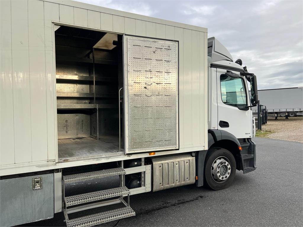 Mercedes-Benz Antos 1824 LnR  - بصندوق مغلق شاحنة: صور 4 Mercedes-Benz Antos 1824 LnR  - بصندوق مغلق شاحنة: صور 4