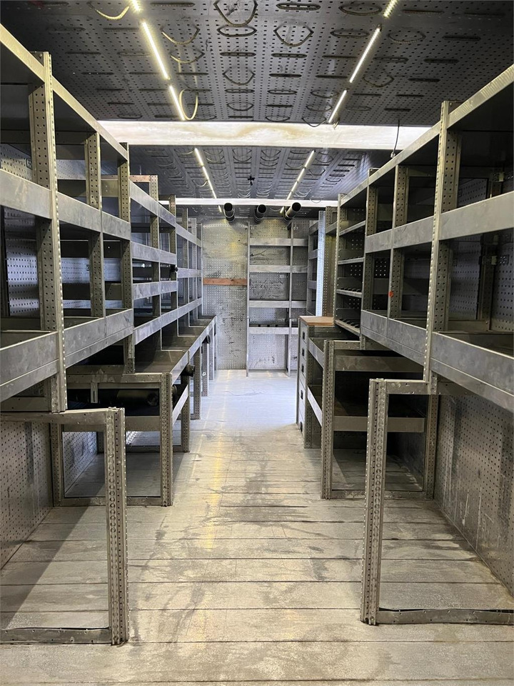 Mercedes-Benz Antos 1824 LnR - بصندوق مغلق شاحنة: صور 2 Mercedes-Benz Antos 1824 LnR - بصندوق مغلق شاحنة: صور 2