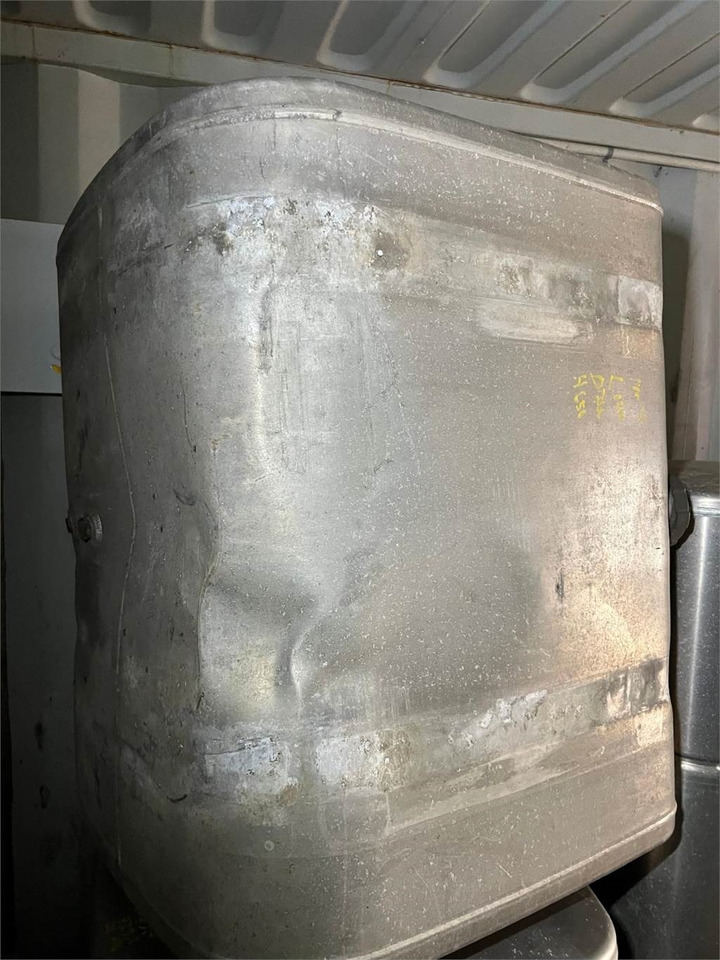 Scania 350 ltr dieseltank nr 1517005  - خزان وقود - شاحنة: صور 4 Scania 350 ltr dieseltank nr 1517005  - خزان وقود - شاحنة: صور 4