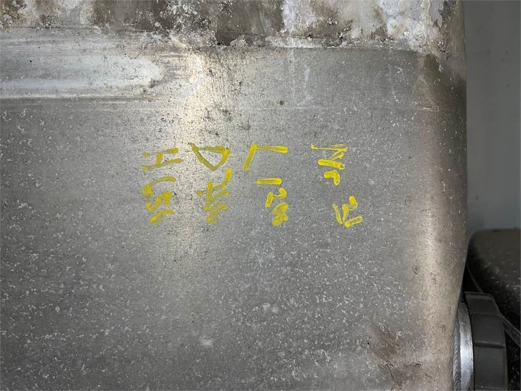 Scania 350 ltr dieseltank nr 1517005  - خزان وقود - شاحنة: صور 3 Scania 350 ltr dieseltank nr 1517005  - خزان وقود - شاحنة: صور 3