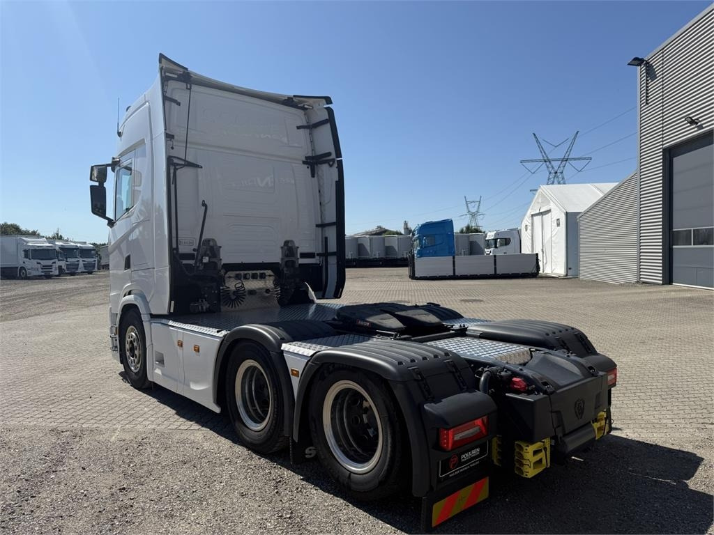 Scania S560 A 6x2 NB 2950  - شاحنة جرار: صور 3 Scania S560 A 6x2 NB 2950  - شاحنة جرار: صور 3