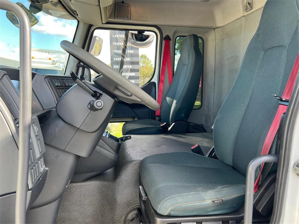بصندوق مغلق شاحنة Volvo FL 250 16 ton: صور 11