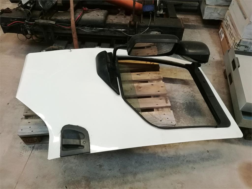 Volvo Fører dør til Volvo FE - باب و قطع الغيار - شاحنة: صور 2 Volvo Fører dør til Volvo FE - باب و قطع الغيار - شاحنة: صور 2